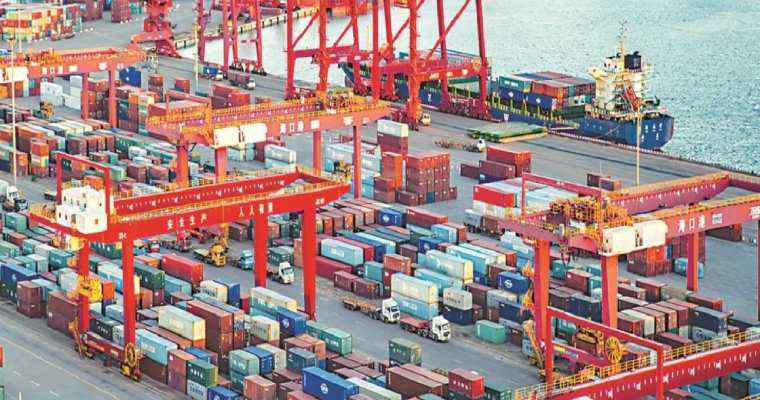 China's exports surged 7.6% in May amidst US & Europe trade tensions