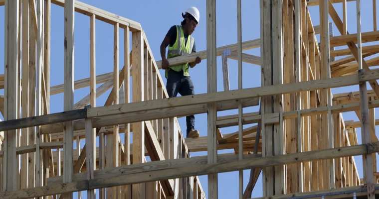 April sees decline in Canadian building construction investment