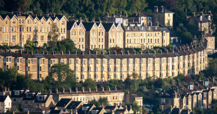 UK home values reach &pound;342bn, matching pre-pandemic levels