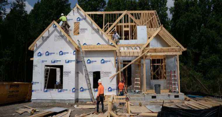 US builder confidence declines for 2nd month in June