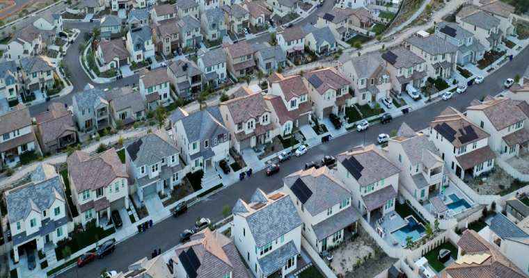 US house prices surge 5% in June, reaching all-time high