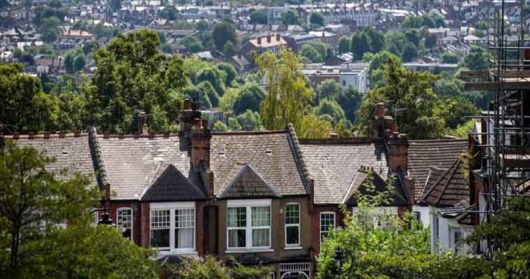 UK house prices drop by over &pound;5,700 in August amid Bank of England rate cut
