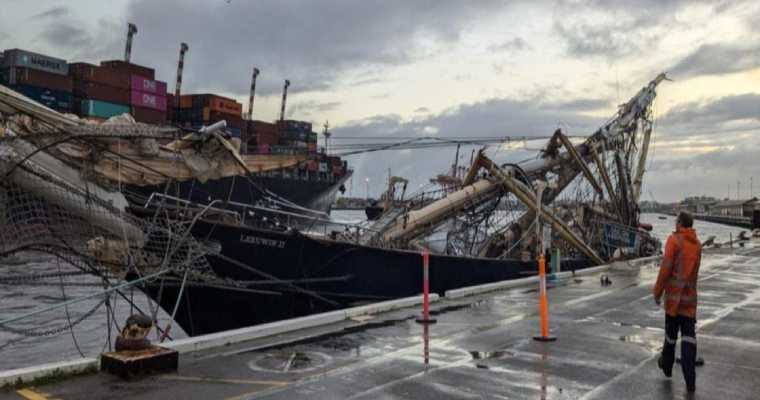 Maersk vessel collides with tall ship and museum while entering Fremantle, Australia