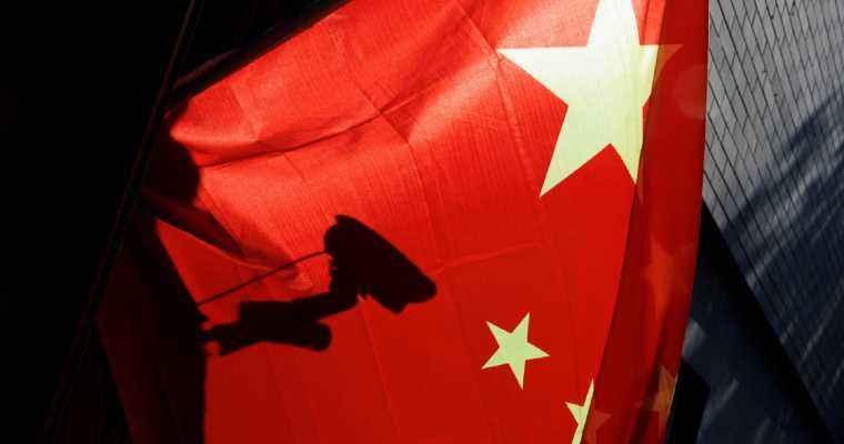 China&rsquo;s services sector growth slows, signaling economic weakness