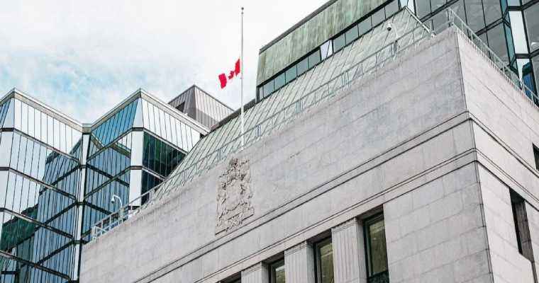 Canada&rsquo;s central bank likely to lower interest rates to boost the economy
