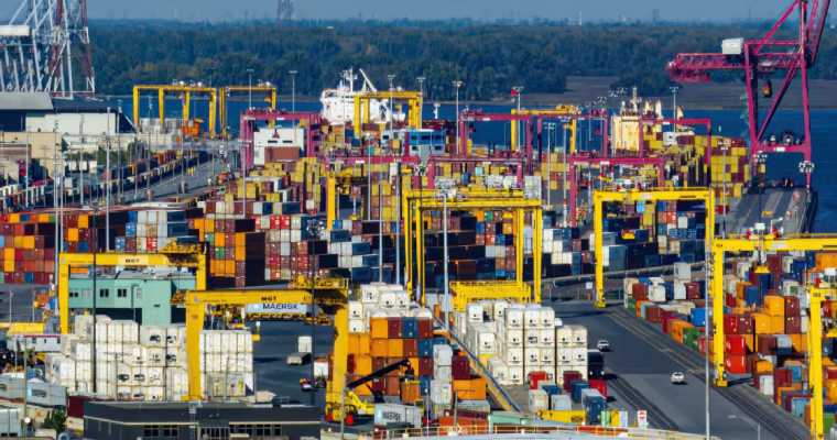Union ramps up pressure in Montreal dockworker's dispute with overtime refusal