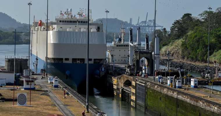 U.S. lawmaker proposes bill for Panama Canal purchase negotiations