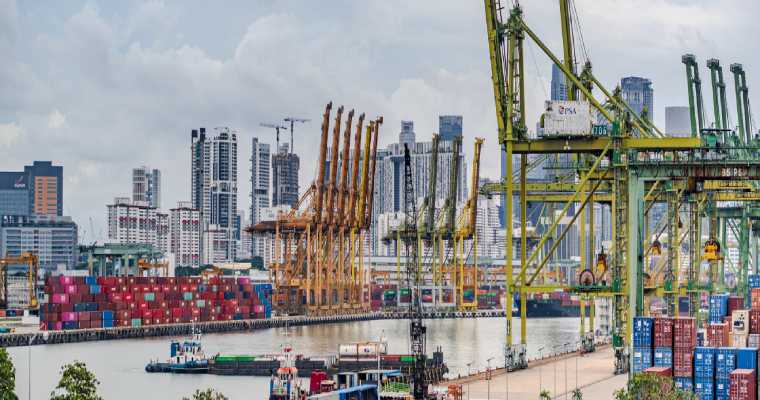 Maersk speeds up transhipments as port congestion grows in East Asia and Africa