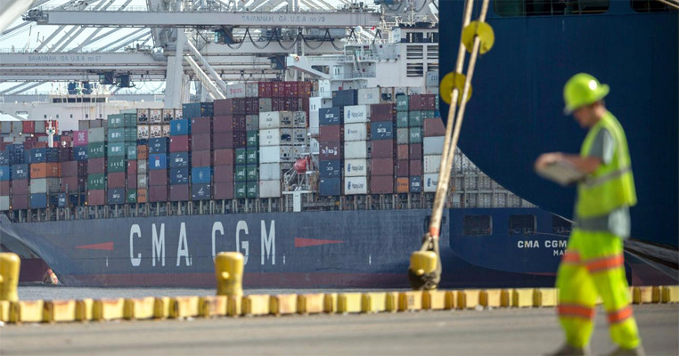 36 American East Coast ports opened early contract talks