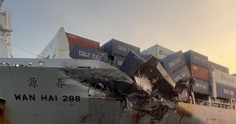 2 box ships crashed while voyaging in the Long Tau river of South Vietnam