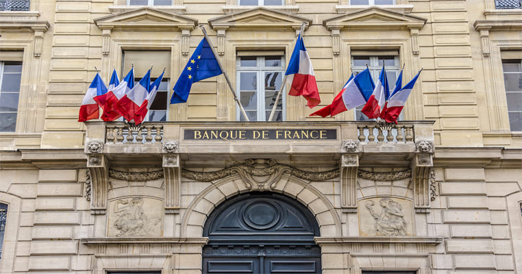 French economy to collapse as Unions blocked roads and disrupted oil refineries