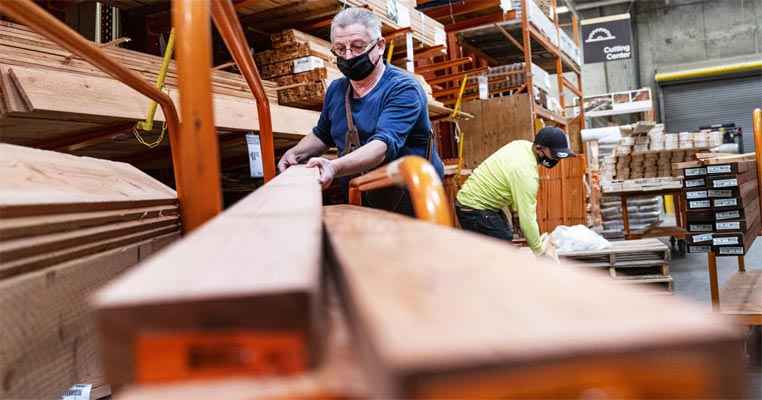 Timber industry workers demand grew by 13% in Russia in Q1 2023