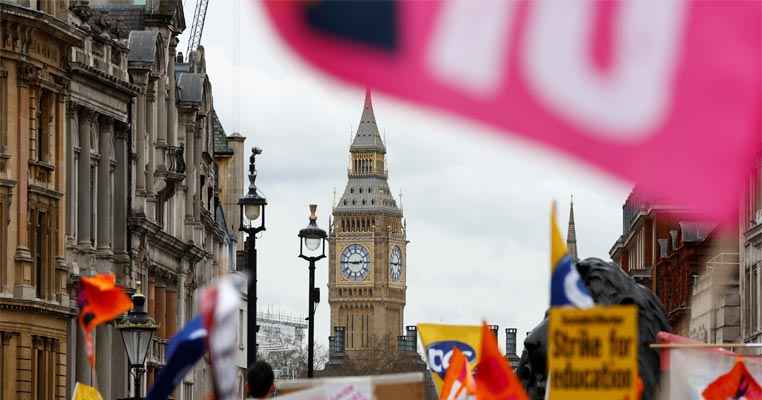 UK economy averted recession as service sector booms