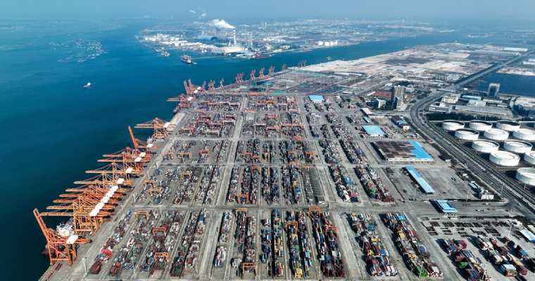 Chinese ports' throughput expanded due to foreign trade growth