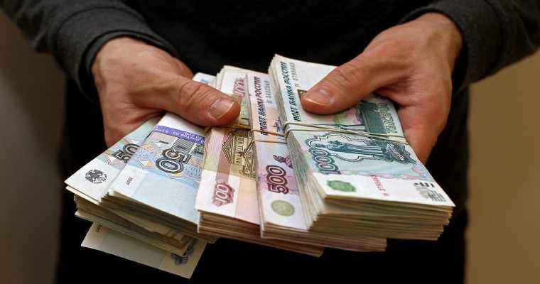 Russian rouble continues to descend below March 2022 levels