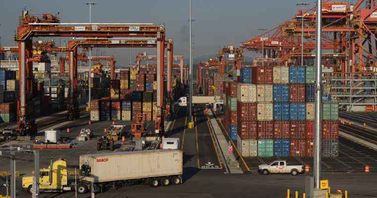 US workers refused Canadian cargo as strike spreads at BC ports