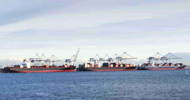 Canadian dockworkers union, employers agreed to a new labor deal and prevents the strike