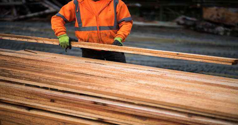 US Department of Commerce defines a duty rate of 7.99% on Canadian softwood lumber