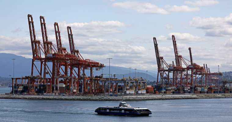 BC Dockworkers Unite- New labor agreement ends turmoil, ensures stability