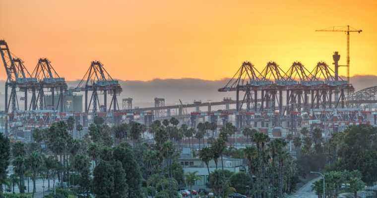 Asia-US spot rates outshine contract rates in a landmark shift