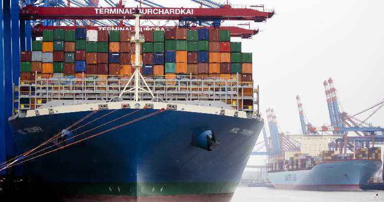 Global shipping rates rebound, ending 16 months of decline