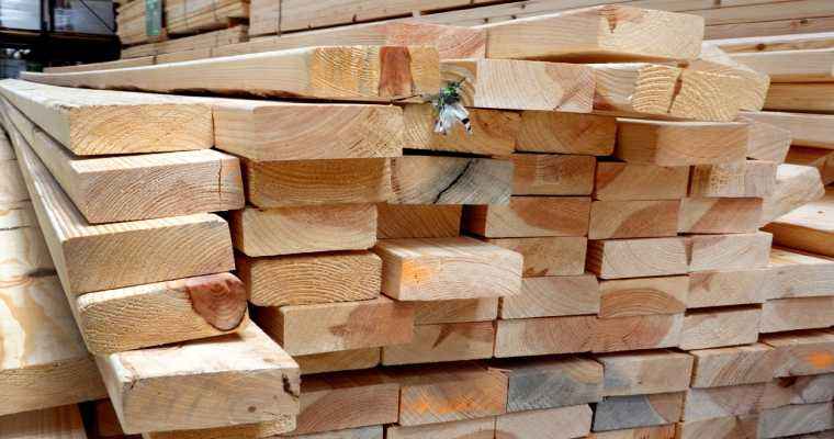Production uptick sparks 7% dip in US lumber market rates