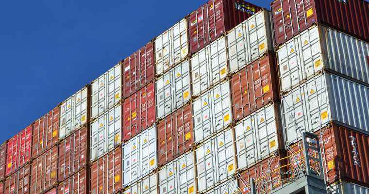 World Container Index (WCI) drops 3.5% to $1,768.33 per FEU, breaking 4-week gain