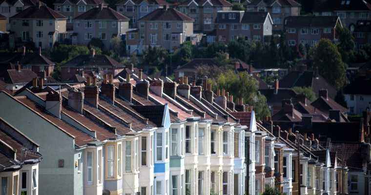 UK housing sales poised for steepest drop since 2012, driven by borrowing rates