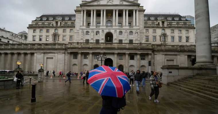 UK's Economic Contraction: July records a 0.5% GDP drop amid weather and strikes