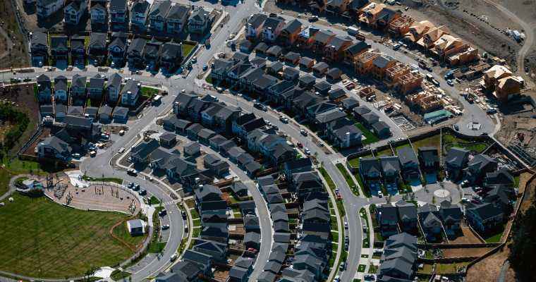 Housing costs in Canada reached a 3-decade peak