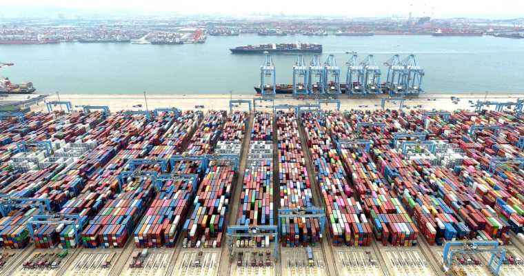 Australia's export outlook dims as global demand softens, especially in China