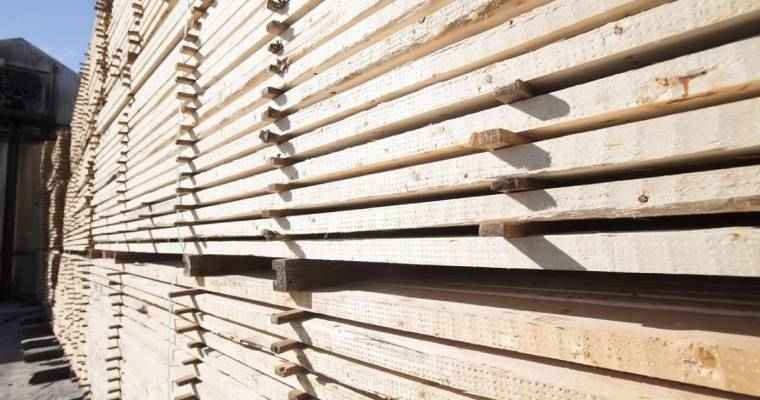 BC, Ottawa officials approve recent NAFTA ruling on US softwood lumber duties