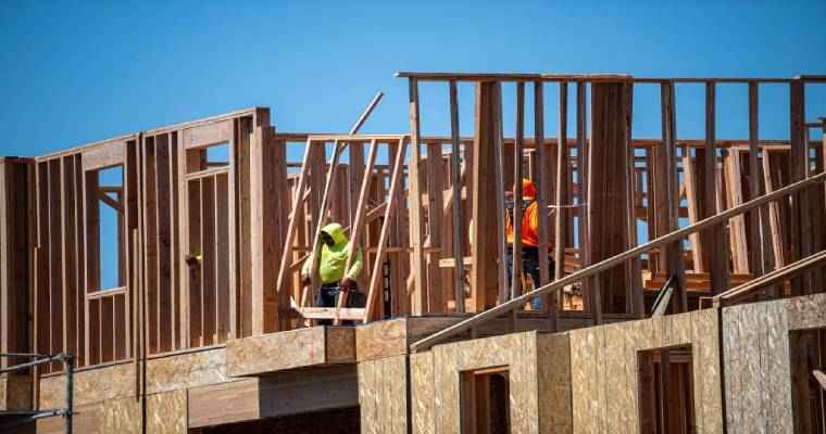 US builder confidence drops for 3rd straight month in October