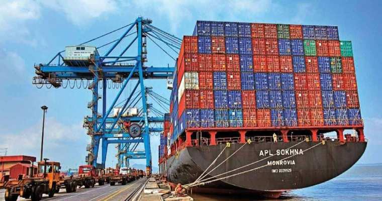 Fleet-heavy carriers grapple with container overload