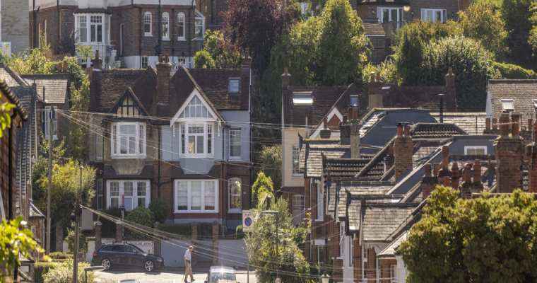 UK housing market faces gloom again due unexpected price rise