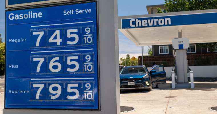 November sees a slowdown in US consumer inflation, but pressures linger
