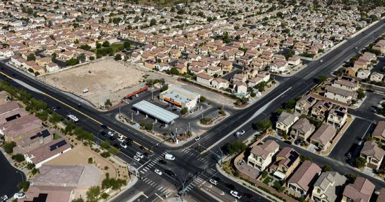 US mortgage rates plummeted to 7%, the lowest mark since June