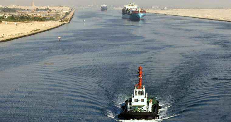 Suez Canal transit volumes plummet by 37% in 2 weeks