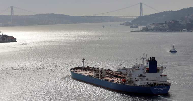 Ship insurers cautious on covering US & UK vessels for war risks in Southern Red Sea