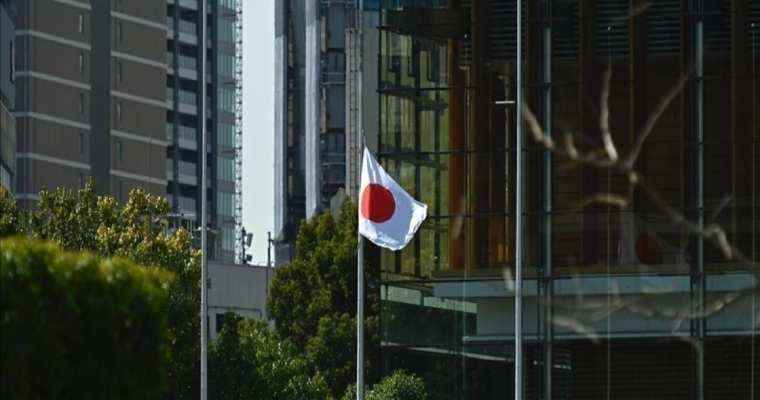 Japan's GDP to slide to the 4th-largest global economy amid weak currency