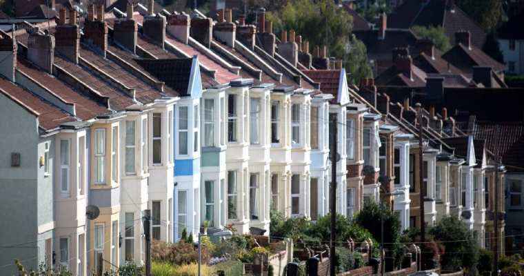 UK housing market shows recovery with price declines in January