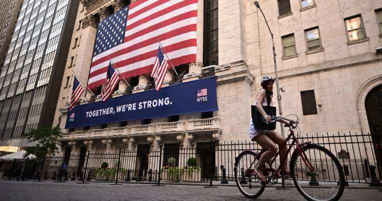 US consumer spending boosts GDP to 3.2% growth in 4th quarter
