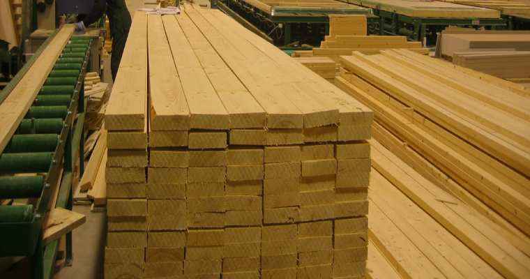 Vietnam's wood export sector shows signs of recovery yet Red Sea problems persist