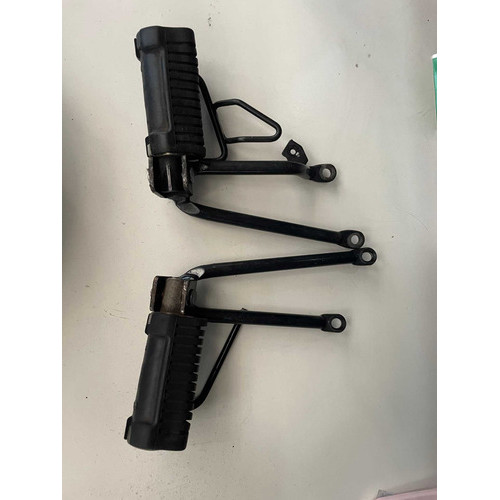 Suporte Pedaleira Traseira Bros 160 Par Original Usado - 619 Preto 8