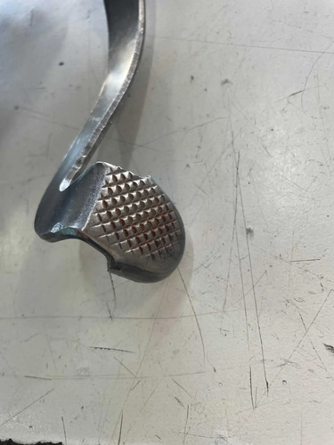 Pedal de macha Biz 125 2025 usado original -559 5