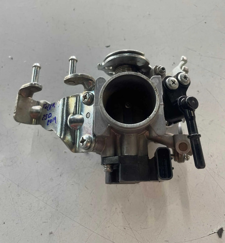 Corpo injeçao Fz 25 2018 usado original -561