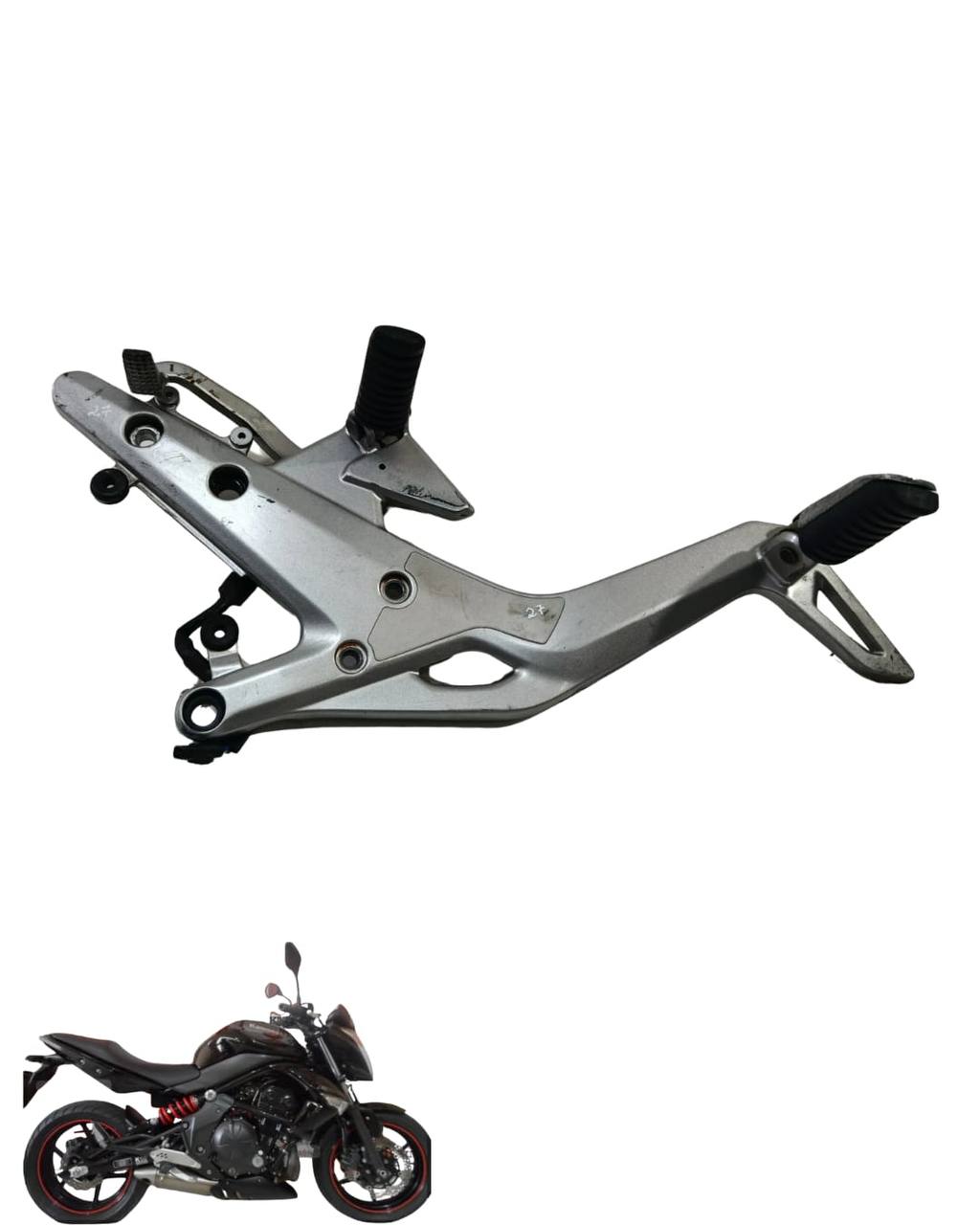 Suporte Pedaleira Direita Kawasaki Er-6n 2010 2012 9366