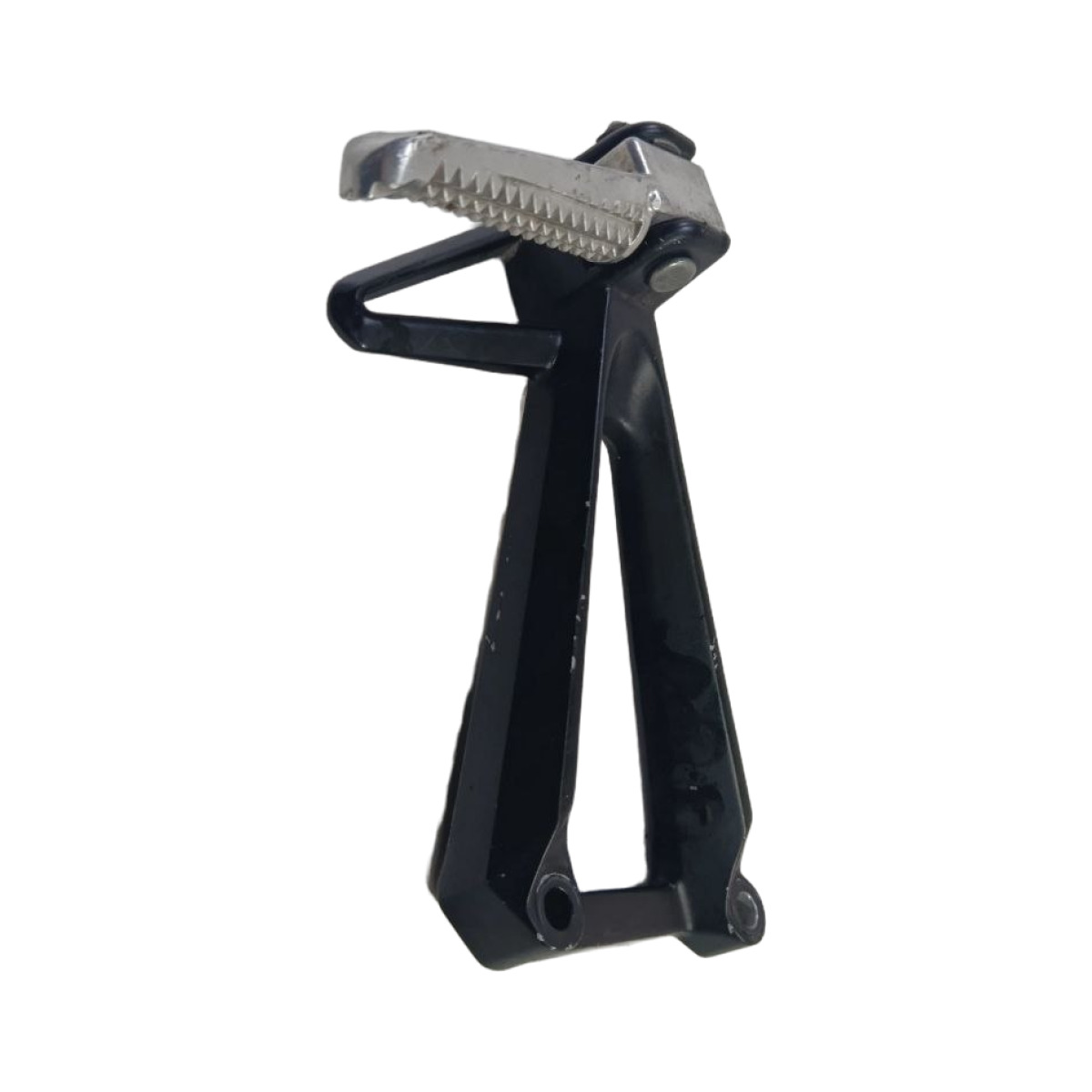 Suporte pedaleira traseira esquerda R3 2020 4