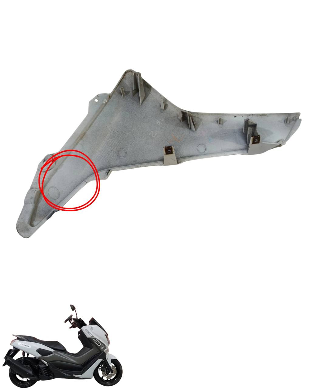 Carenagem inferior direita nmax 160 2015/20 com avaria 9787 4