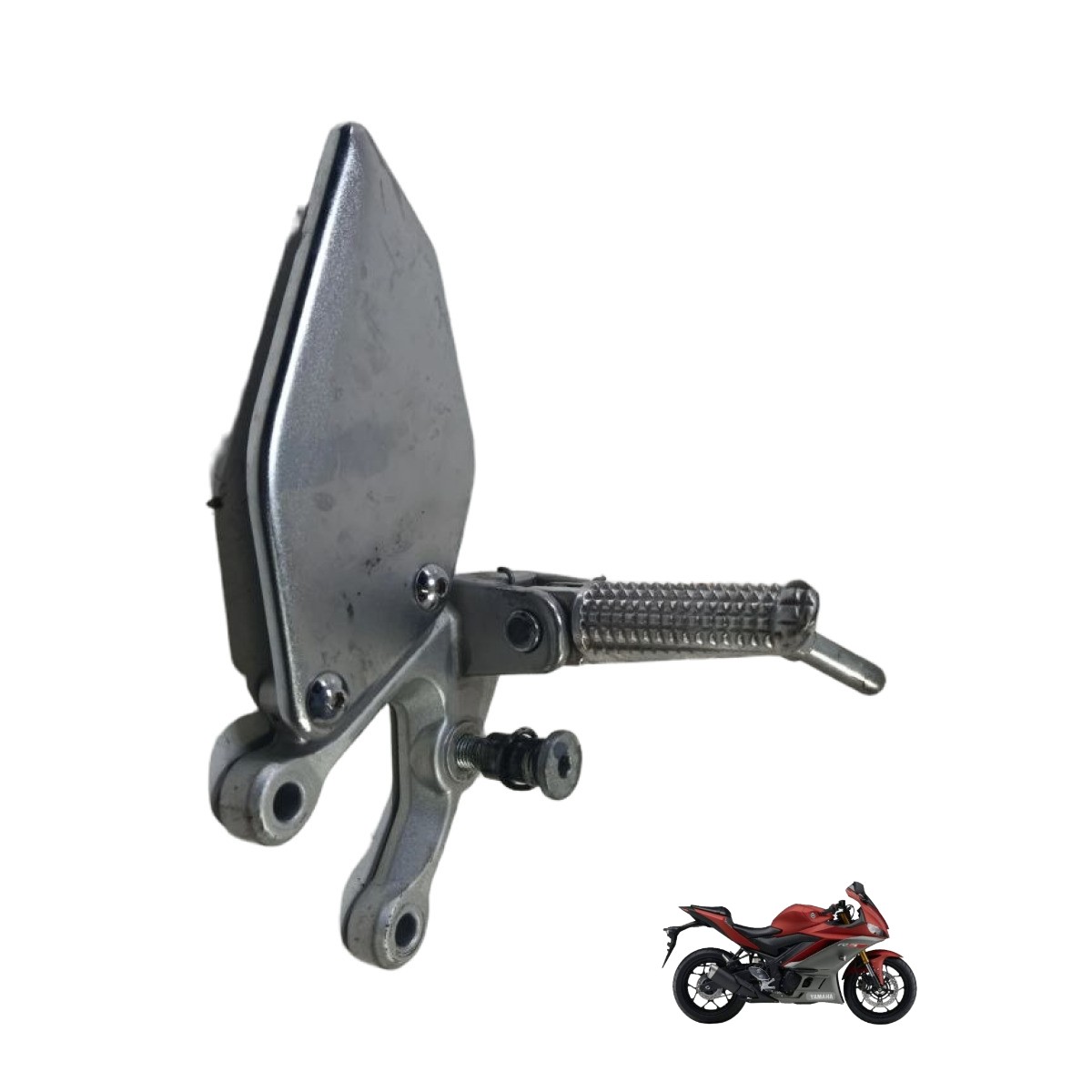 Suporte pedaleira dianteira esquerda R3 2020 15821